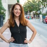 Frau mit Selbstvertrauen in der Stadt | Coaching Potsdam